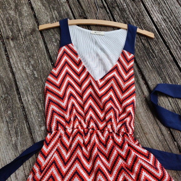 Everly Tie-waist Chevron Dress - Picture 2 of 6